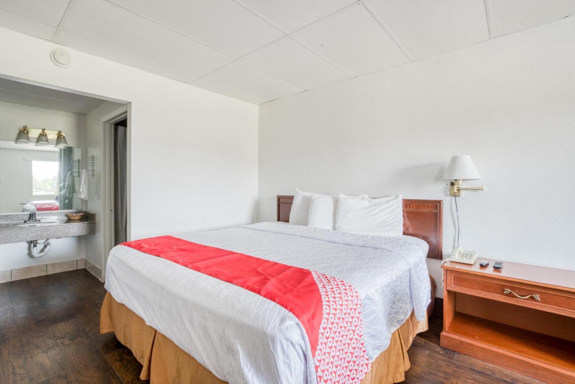 Oyo Hotel San Antonio Lackland Air Force Base West Екстериор снимка