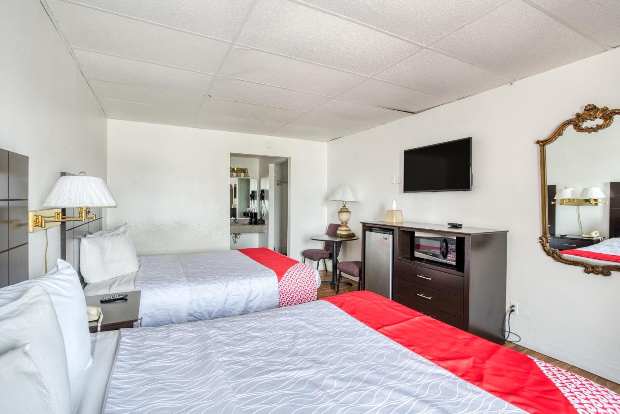 Oyo Hotel San Antonio Lackland Air Force Base West Екстериор снимка